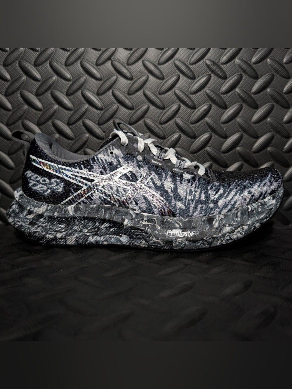 ASICS Noosa Tri 16 Black White 1012B675-001 women's size 9.........(kp29)- no b